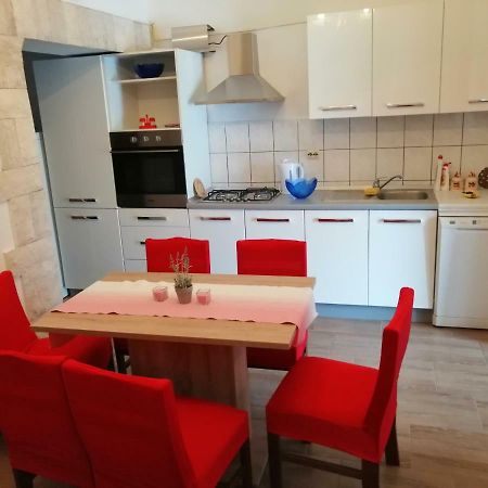Apartman Tea Appartement Pula Buitenkant foto