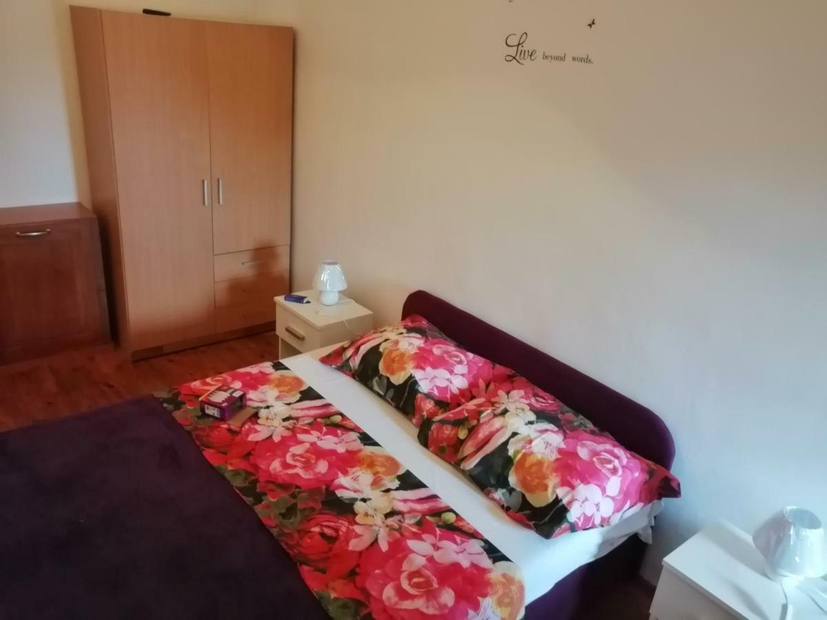 Apartman Tea Appartement Pula Buitenkant foto