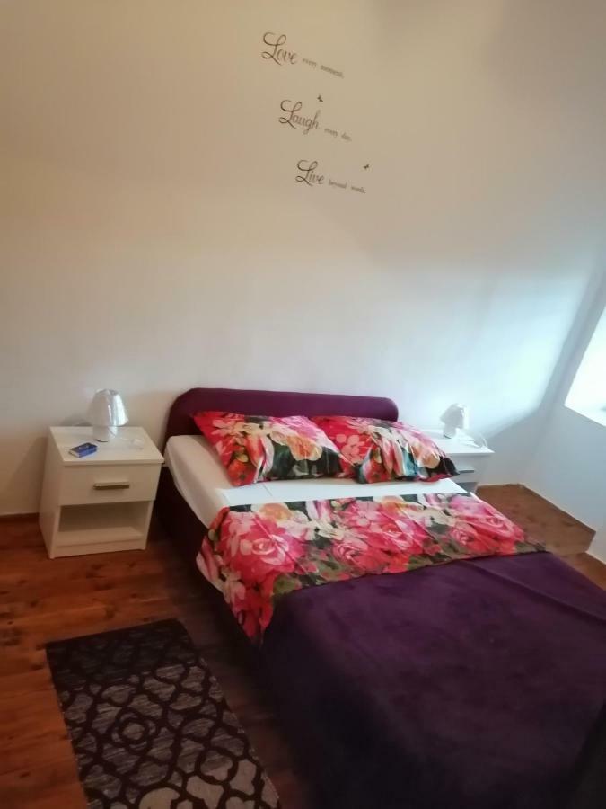 Apartman Tea Appartement Pula Buitenkant foto