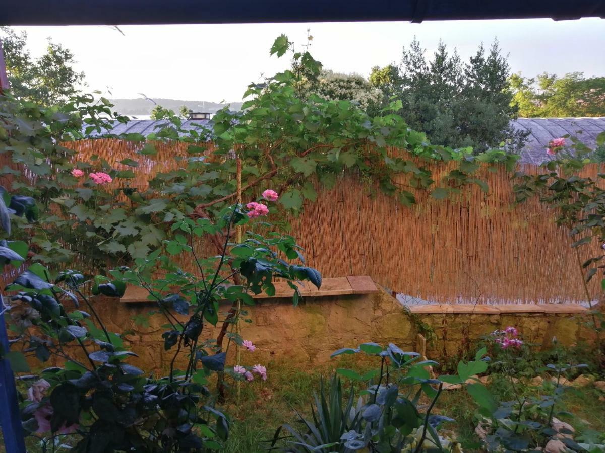 Apartman Tea Appartement Pula Buitenkant foto